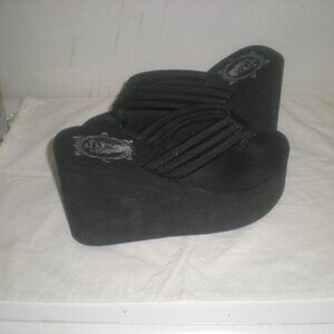 YUAN LI   Brand   Thongs  Sandles  Platform  Black  Size 8 1/2   Pool